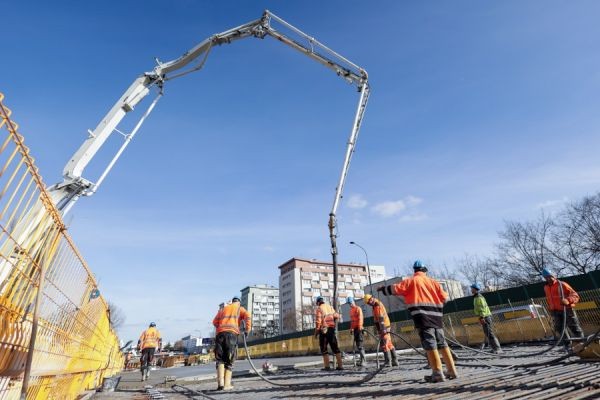 Nowy beton na Trasie Łazienkowskiej na Pradze Południe