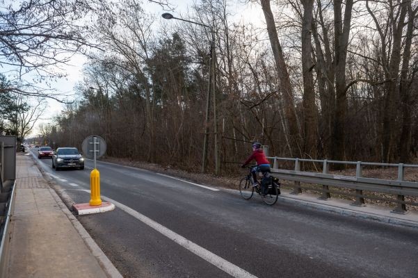 Trasa Rowerowa na ulicy Lucerny w Wawrze