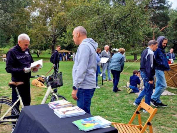Piknik historyczno - edukacyjny w Parku Picassa na Białołęce